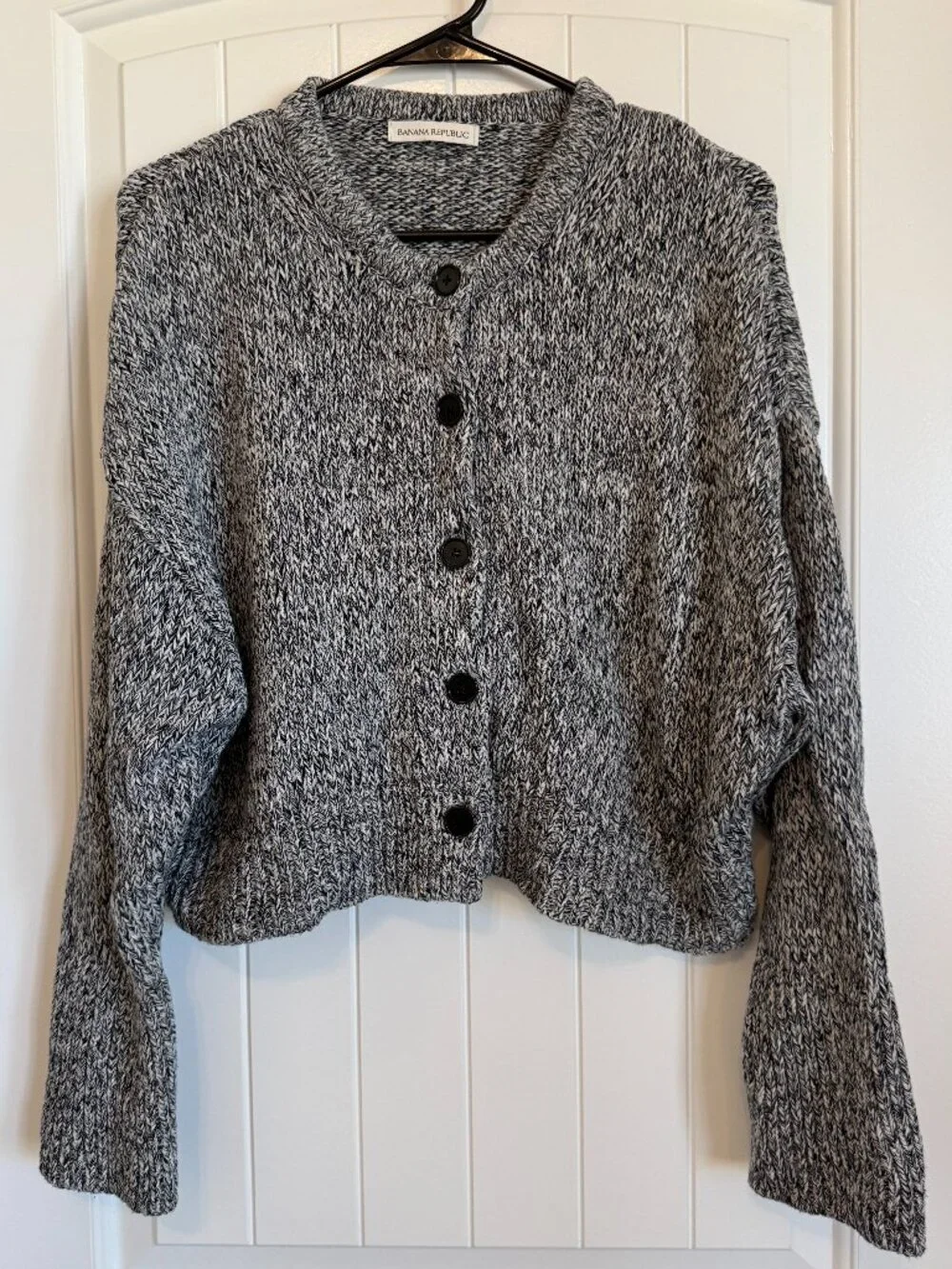Banana Republic grey marled knit cropped cardigan. - Picture 1 of 7